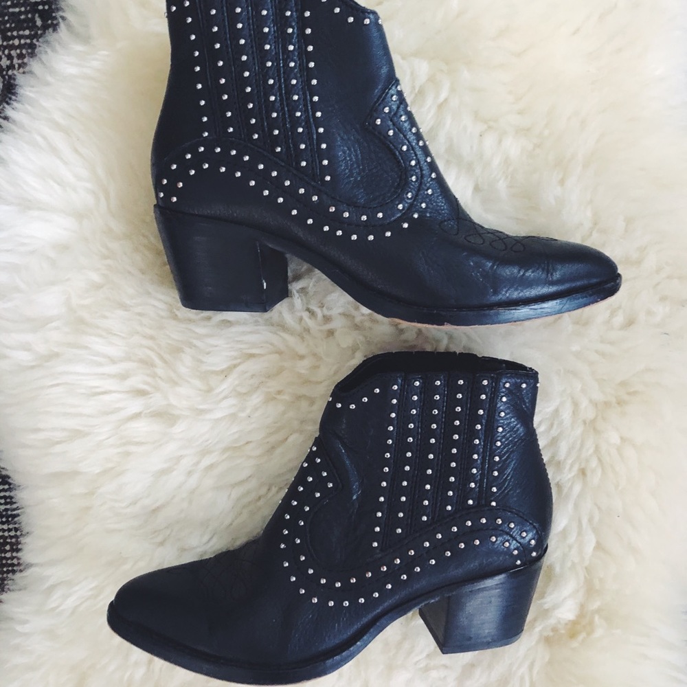 Dolce Vita Studded Western Boot size 6